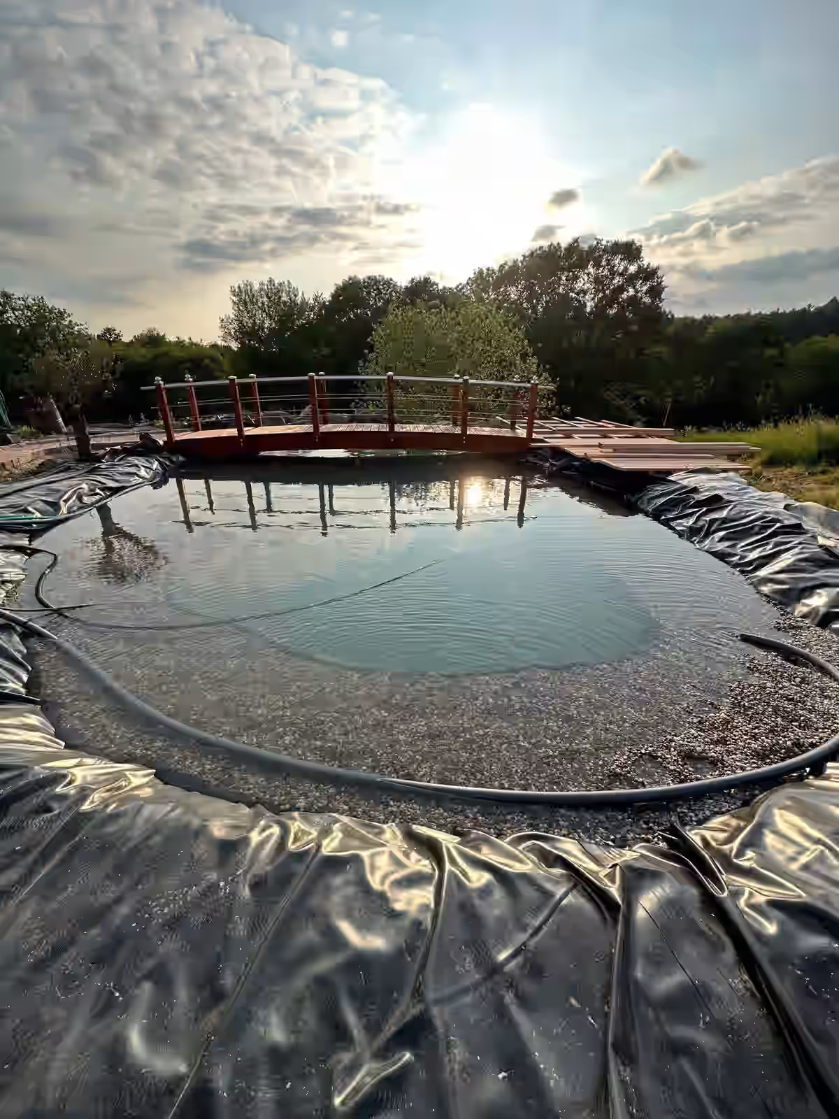 Exklusive Gartenmauer aus Naturstein für Hangbefestigung